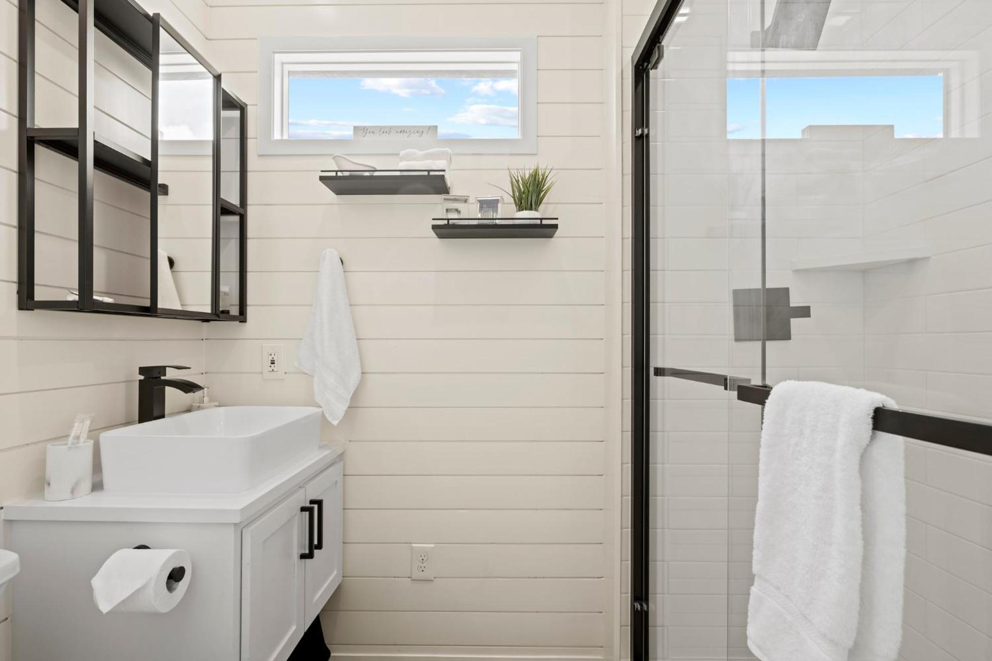 New The Yellow Beacon-luxury Shipping Container * Fredericksburg